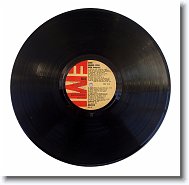 26_Vinyl * 672 x 660 * (176KB)